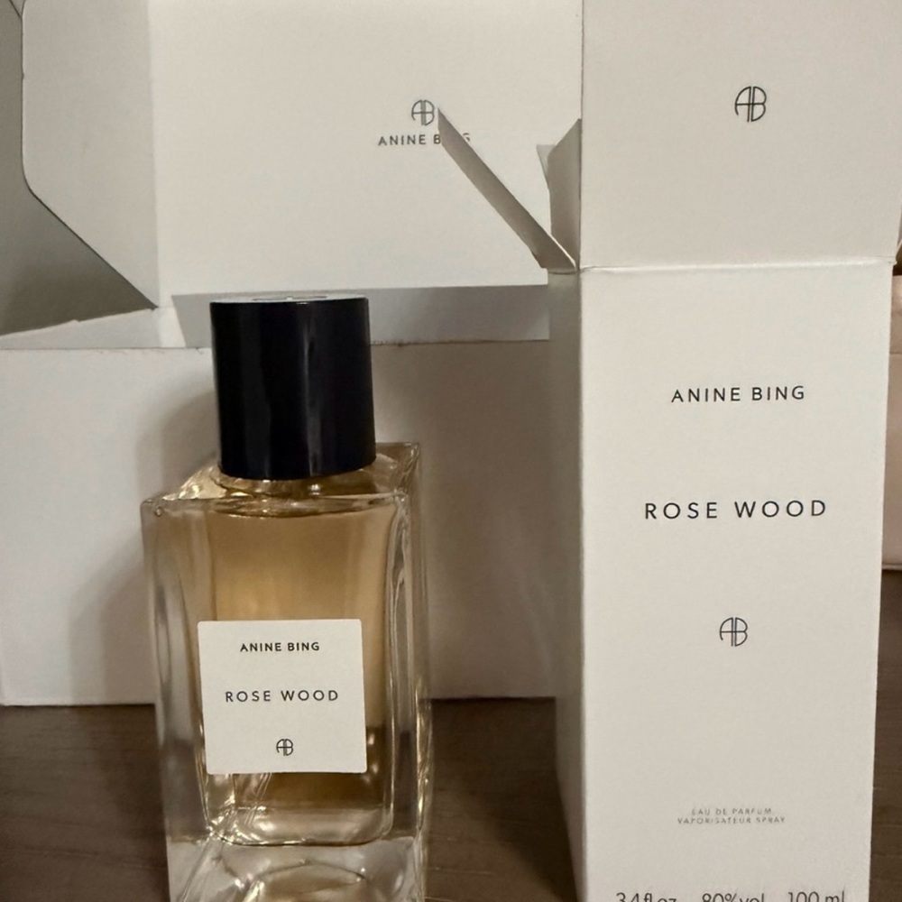 Anine Bing Rose Wood Fragrance with Black Cap